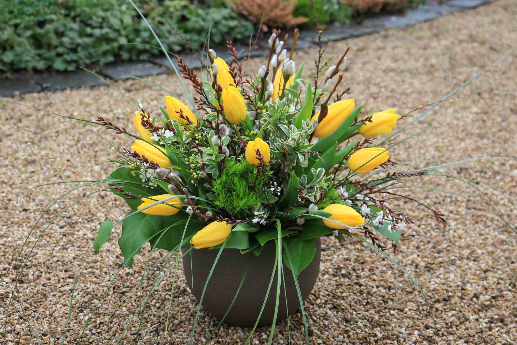 Angebotsstrauß mit gelben Tulpen für 19,50 Euro